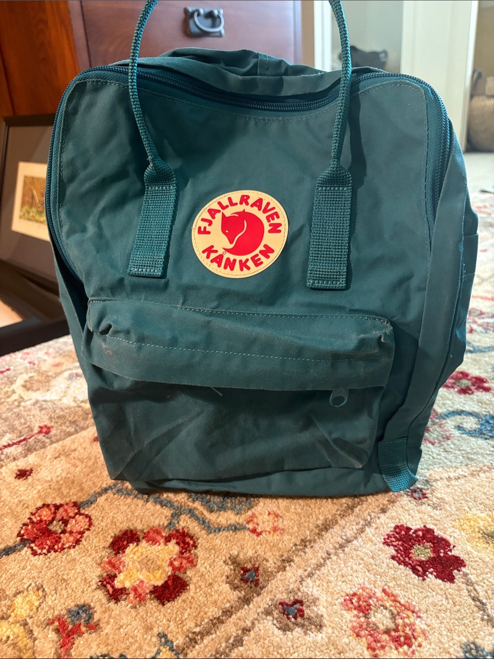 Fjallraven Kånken Mini Backpack in Chest Green with Red Logo